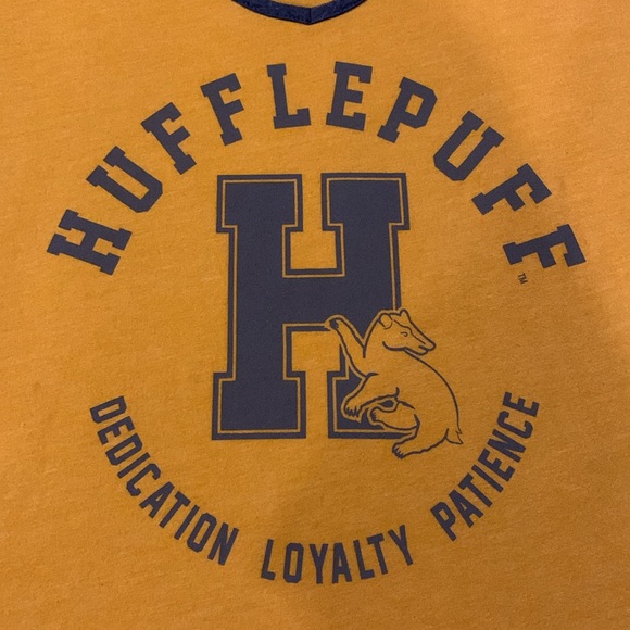 Harry Potter Hufflepuff Athletic T-Shirt - Picture 5 of 6